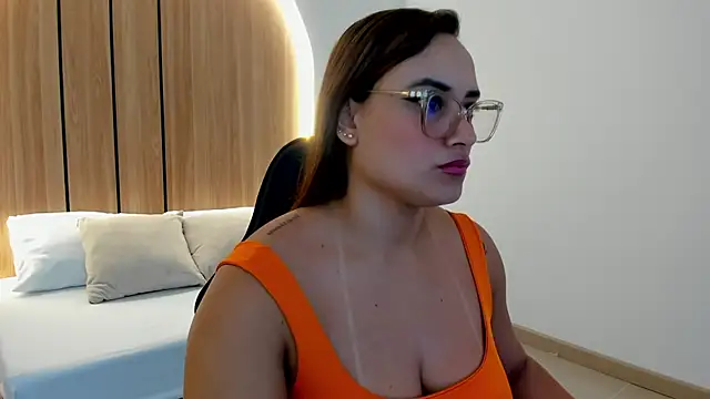 Snapshot of zoe_danae_ chatting on 04.09.26 zoe danae online show from 04.09.26