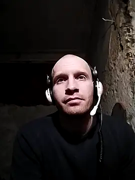 Snapshot of GoodSeksLove chatting on 03.15.25 GoodSeksLove online show from 03.15.25