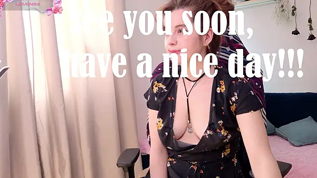 Snapshot of Lisa_sweetheels chatting on 02.25.25 Lisa sweetheels online show from 02.25.25