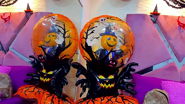 Charlotte Ice1 online show from 10.18.25