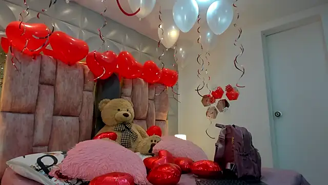 Snapshot of Charlotte_Ice1 chatting on 02.18.26 Charlotte Ice1 online show from 02.18.26