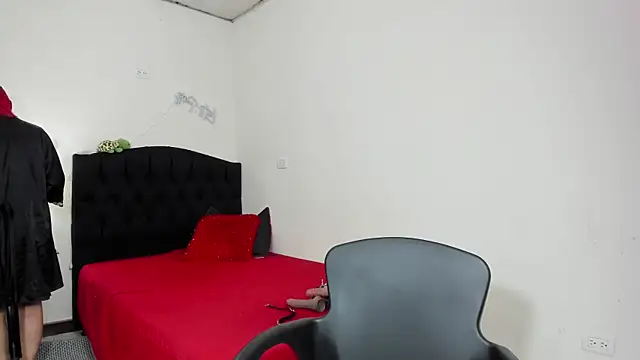 RedQueenMilf online show from 03.14.25