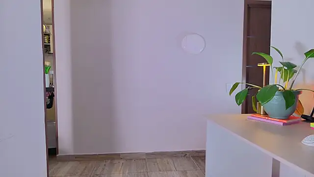 Miarouss3 online show from 03.19.25