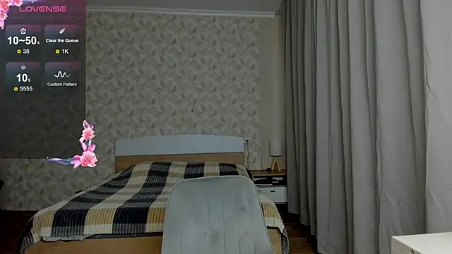 Snapshot of MariaStuart chatting on 10.08.25 MariaStuart online show from 10.08.25