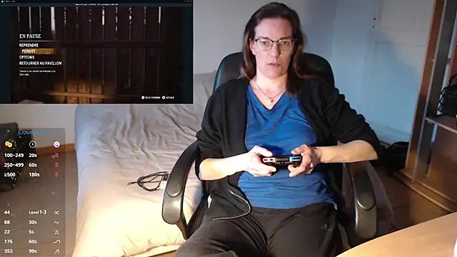 Snapshot of SpiceLea chatting on 02.28.25 SpiceLea online show from 02.28.25