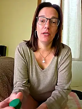 SpiceLea online show from 04.12.26