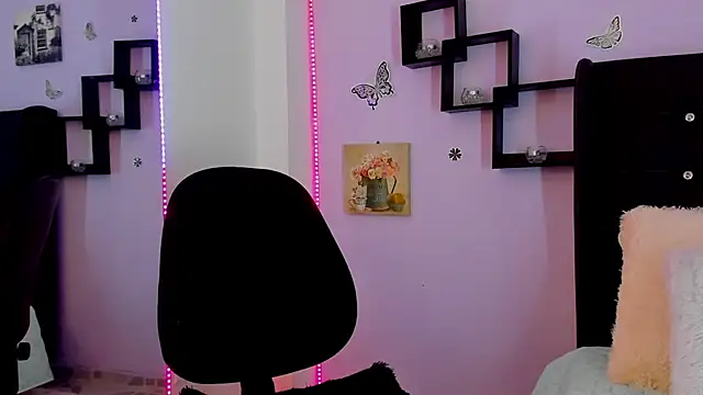 Laurablue online show from 12.20.24