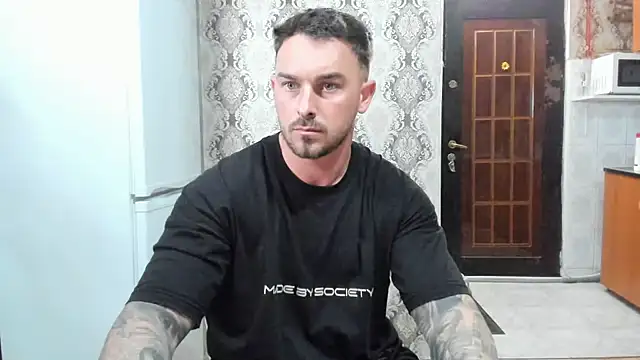 Snapshot of Jonmusclemaster chatting on 05.10.26 Jonmusclemaster online show from 05.10.26