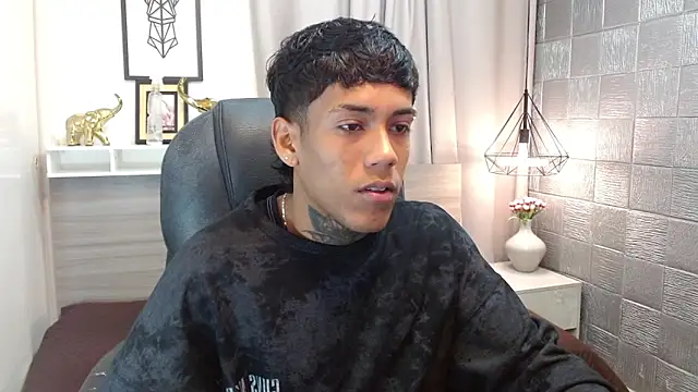 Snapshot of Alan_Cute18 chatting on 02.25.26 Alan Cute18 online show from 02.25.26