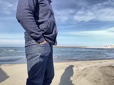 Snapshot of ge3noxxx chatting on 02.25.25 ge3noxxx online show from 02.25.25