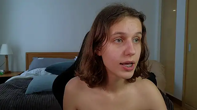 Snapshot of VanessaBayer2 chatting on 03.16.25 VanessaBayer2 online show from 03.16.25