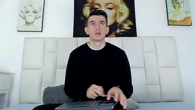 MikaelSlow online show from 02.17.25