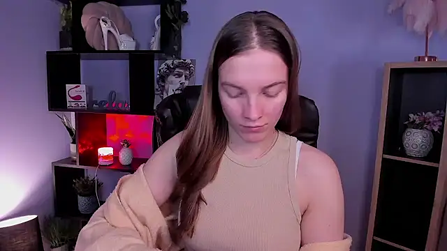 Snapshot of kenzie_x chatting on 12.13.24 kenzie x online show from 12.13.24