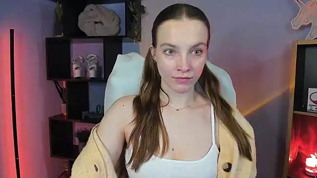 Snapshot of kenzie_x chatting on 02.25.25 kenzie x online show from 02.25.25