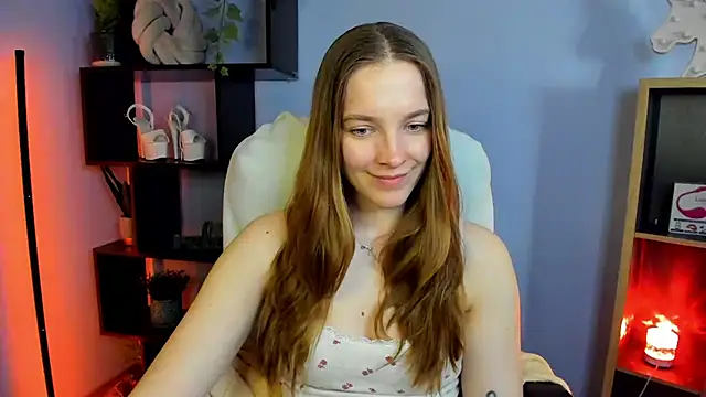 Snapshot of kenzie_x chatting on 03.10.25 kenzie x online show from 03.10.25