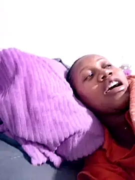 Snapshot of SquirtQueen222 chatting on 01.18.25 SquirtQueen222 online show from 01.18.25