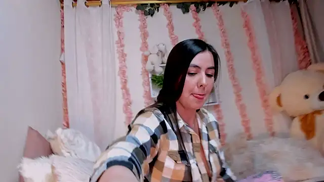 Idara and Edahi01 online show from 11.09.25