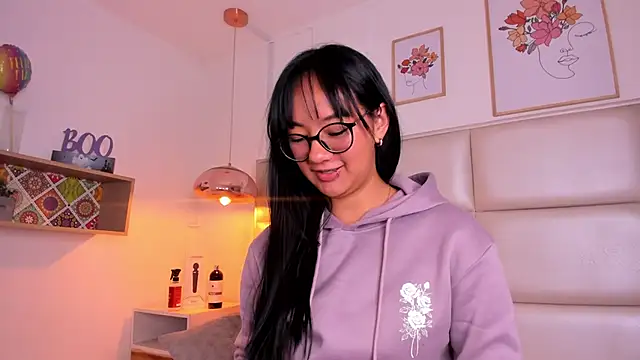 Aily Yozuko online show from 12.31.24