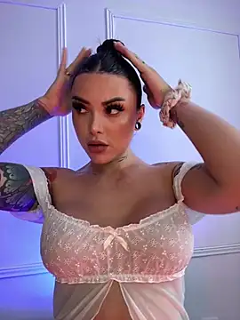 Snapshot of Ela_Doll_ chatting on 02.06.25 Ela Doll online show from 02.06.25