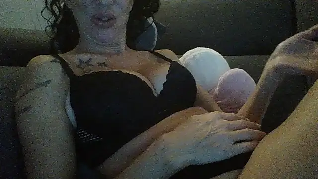 MarikaMilff online show from 10.14.25