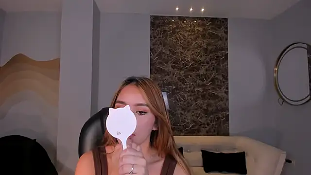 CarolineGraceX online show from 01.06.25