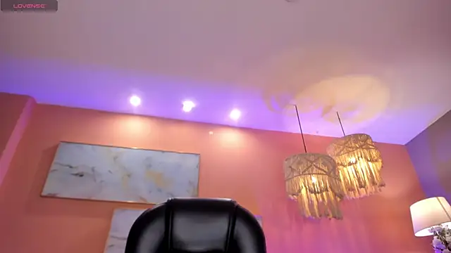 DonnaStonne online show from 01.24.25