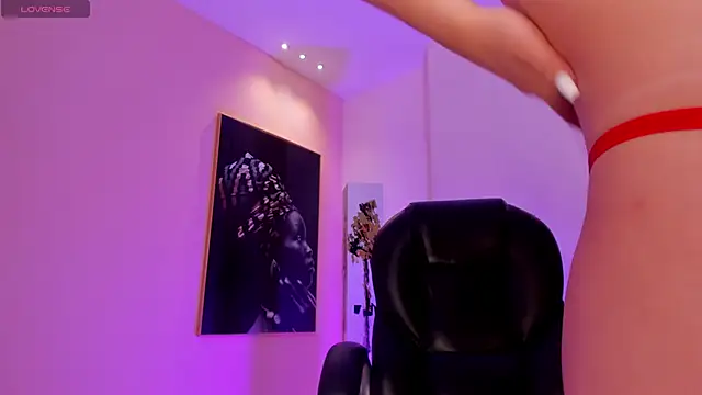 DonnaStonne online show from 02.17.25