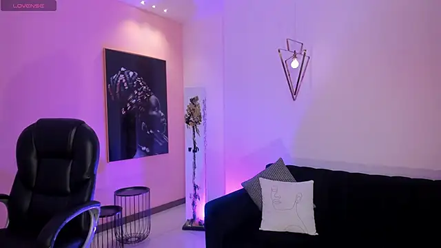 DonnaStonne online show from 03.20.25