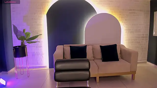 DonnaStonne online show from 09.23.25