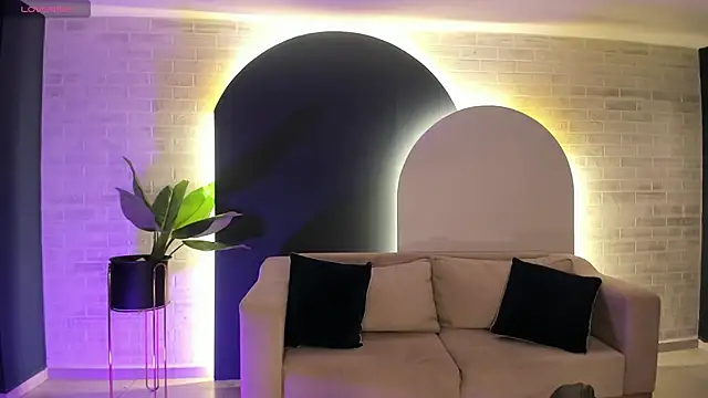 DonnaStonne online show from 09.24.25