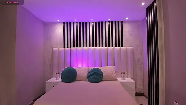 DonnaStonne online show from 09.30.25