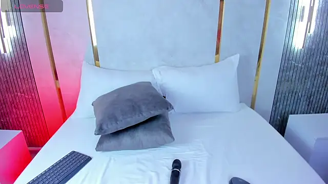 amor smith  online show from 11.28.25