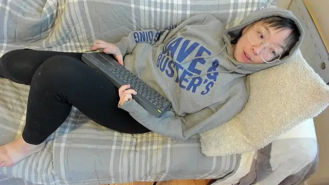 luxgray online show from 10.17.25