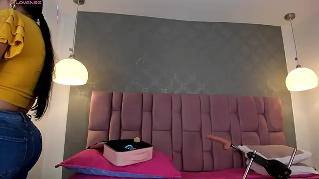 brithanyadams23 online show from 03.21.25