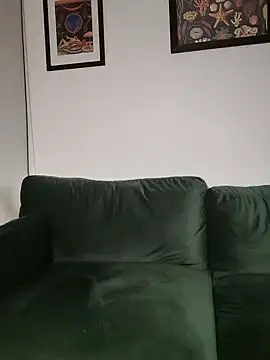 Redfloweer1 online show from 02.16.25