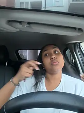 NaiomyLanes online show from 04.01.26