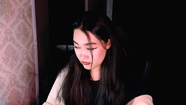 Snapshot of Erica_Wayne chatting on 10.30.25 Erica Wayne online show from 10.30.25