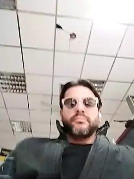 Snapshot of sexoffice83 chatting on 11.19.25 sexoffice83 online show from 11.19.25