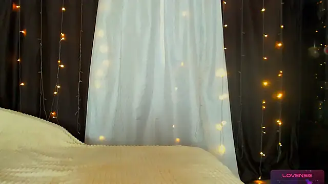 Snapshot of Adriana_Sweet_24 chatting on 06.27.26 Adriana Sweet 24 online show from 06.27.26