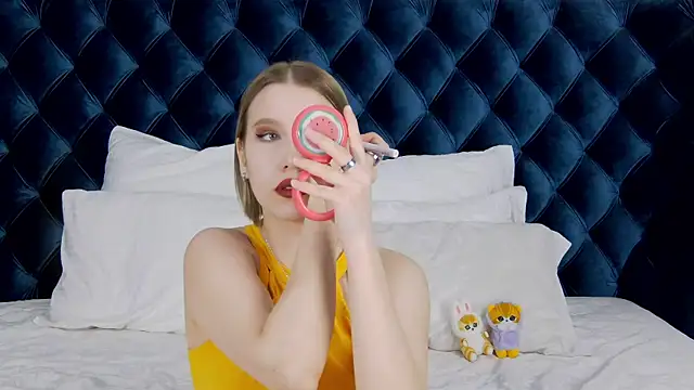 LiliLinn online show from 02.08.25