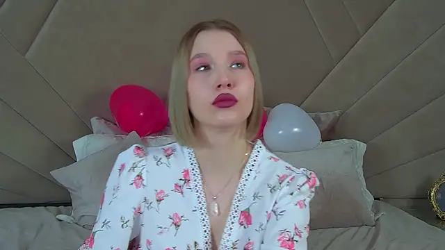 LiliLinn online show from 02.17.25