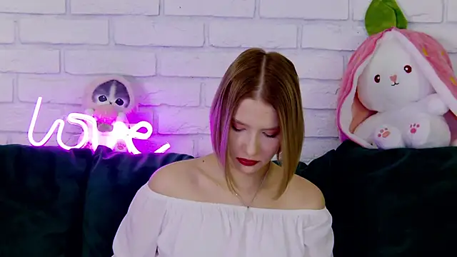 LiliLinn online show from 03.04.25