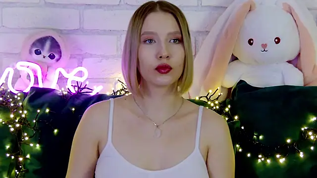 LiliLinn online show from 03.04.25