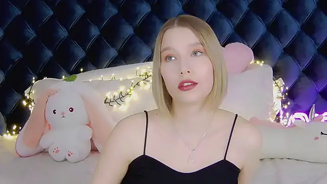 LiliLinn online show from 03.08.25