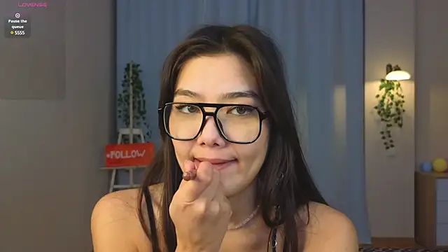 EmmaFisherf online show from 02.13.25