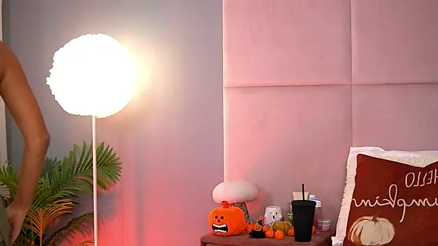 AlmaLuv online show from 11.21.25