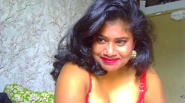 Snapshot of sexy_roma chatting on 01.18.25 sexy roma online show from 01.18.25