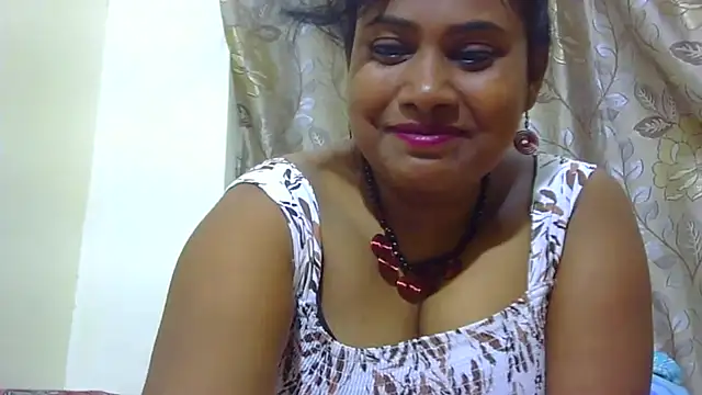 Snapshot of sexy_roma chatting on 10.26.25 sexy roma online show from 10.26.25