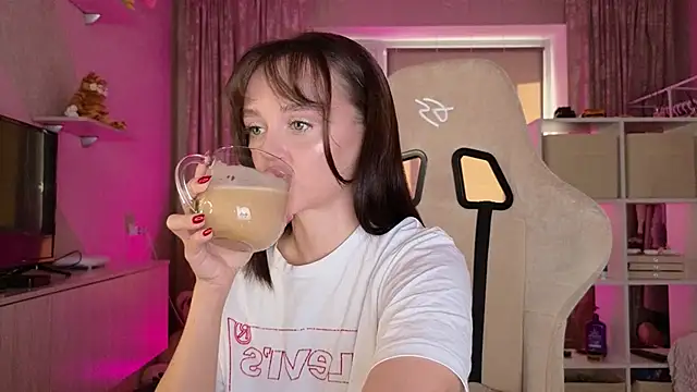 Katy perry  online show from 03.15.25