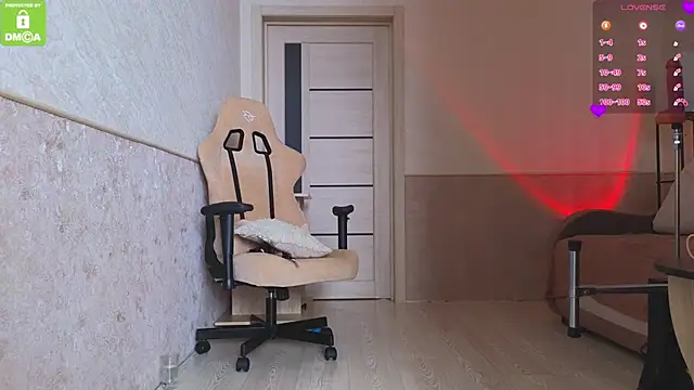 Snapshot of Katy_perry_ chatting on 03.11.26 Katy perry online show from 03.11.26